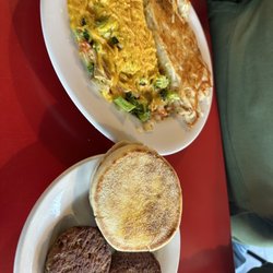 Cruz's Cafe - Vegan Omlette, hashbrowns, English muffins & vegan sausage