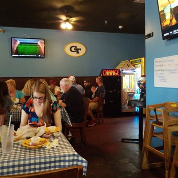Foxy Fox Pizza - people eating in a restaurant - Pizza Near Me - McDonough, Georgia Foxy Fox Pizza - people eating in a restaurant - Pizza Near Me - McDonough, Georgia