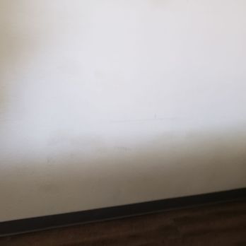 Quality Inn - Cracked Interior Wall - Hotels Near Me - Chesapeake, Virginia Quality Inn - Cracked Interior Wall - Hotels Near Me - Chesapeake, Virginia