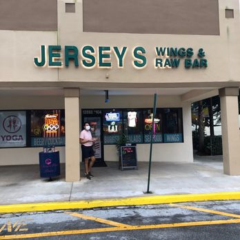 Jersey's Wings - Bout to have dinner with the girls - Sports Bars Near Me - Pembroke Pines, Florida