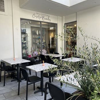 Parakeet Cafe - Brentwood - Back patio - Breakfast & Brunch Near Me - Los Angeles, California