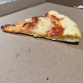 Alforno - The worst purportedly "Neapolitan" pizza (or maybe any pizza) I've ever had - Pizza Near Me - Old Saybrook, Connecticut