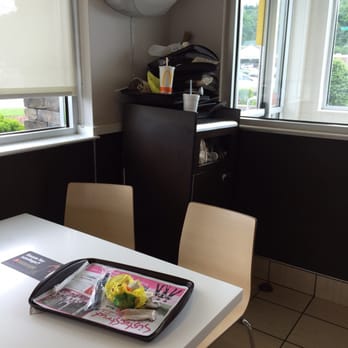 McDonald's - Trash is literally over flowing.....daily. Does Corporate know? - Burgers Near Me - Nashville, Tennessee McDonald's - Trash is literally over flowing.....daily. Does Corporate know? - Burgers Near Me - Nashville, Tennessee
