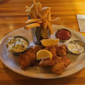 J Mark's Restaurant - Fish and Chips (mid-day portion meal) and Lemonade - American Near Me - Fort Lauderdale, Florida J Mark's Restaurant - Fish and Chips (mid-day portion meal) and Lemonade - American Near Me - Fort Lauderdale, Florida