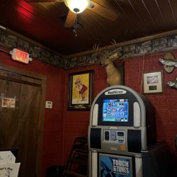 Hunter's Pub and Steakhouse - Entrance with Juke Box