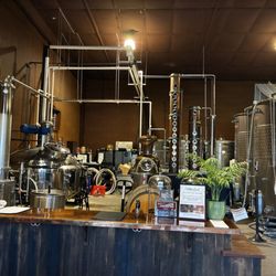 Willow Creek Wine - Willow creek tasting distillery