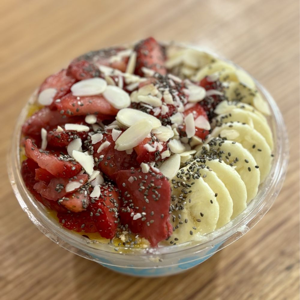 Playa Bowls - Pacific Bowl with Mango and Coconut base. - Acai Bowls Near Me - Brooklyn, New York Playa Bowls - Pacific Bowl with Mango and Coconut base. - Acai Bowls Near Me - Brooklyn, New York