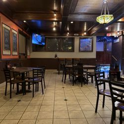 County Grill & Smokehouse - Inside