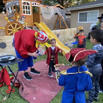 Kids Party World - Bubble show for the kids during a Halloween pirate theme party! - Party Characters Near Me - Los Angeles , California Kids Party World - Bubble show for the kids during a Halloween pirate theme party! - Party Characters Near Me - Los Angeles , California