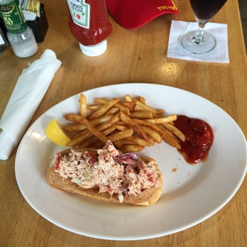 Cafe Alfresco - Excellent lobster roll - New American Near Me - Dunedin, Florida