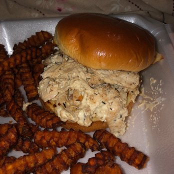 ET's Downtown Rantoul - Cracked Chicken Sandwich! 100/10! My absolute favorite! - Barbeque Near Me - Rantoul, Illinois