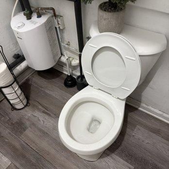 Fox Rooter & Plumbing - Flushing better than ever! - Plumbing Near Me - Los Angeles, California