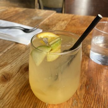 Simmzy's - Sangria - Gastropubs Near Me - Long Beach, California