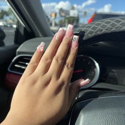 Made by Hellen Loved my set really good job go book with her or ask for her name Made by Hellen Loved my set really good job go book with her or ask for her name