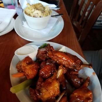 Ye Olde Durty Bird - Durty wings with a side of gouda mac and cheese - American Near Me - Toledo, Ohio Ye Olde Durty Bird - Durty wings with a side of gouda mac and cheese - American Near Me - Toledo, Ohio
