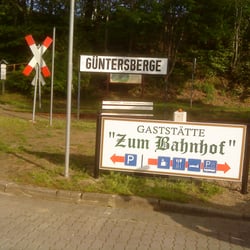 Zum Bahnhof