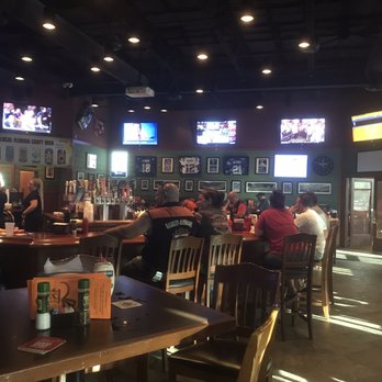 Houligan's Destination Daytona - Spacious dining area & full bar, lots of tvs - New American Near Me - Ormond Beach, Florida