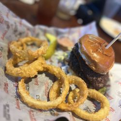 Bubba's 33 - Double cheese without cheese (my buddy is weird)