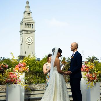 Poppy's Petalworks - Ceremony flowers - Floral Designers Near Me - San Francisco, California Poppy's Petalworks - Ceremony flowers - Floral Designers Near Me - San Francisco, California