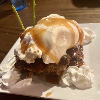 Sasquatch Tavern and Grill - Bread pudding à la mode - American Near Me - Verdi, Nevada