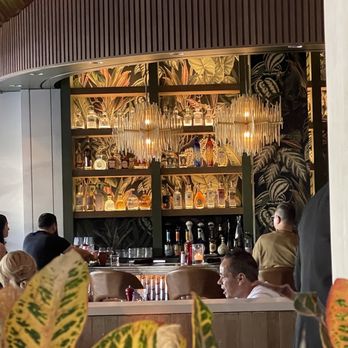 Caló Kitchen + Tequila - Bar in the patio area - Cocktail Bars Near Me - Costa Mesa, California Caló Kitchen + Tequila - Bar in the patio area - Cocktail Bars Near Me - Costa Mesa, California