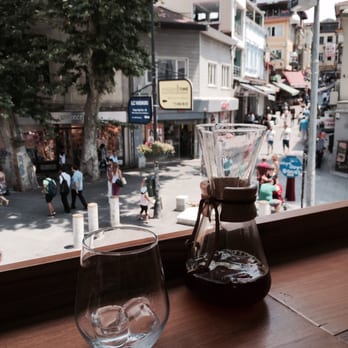 Montag Coffee Roasters - Cafes Near Me - Istanbul, 34 Montag Coffee Roasters - Cafes Near Me - Istanbul, 34