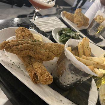 One11Madison - Catfish and fries - Cocktail Bars Near Me - Memphis, Tennessee