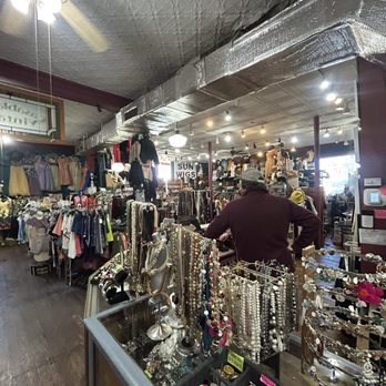 Casablanca Vintage - Jewelry - Used, Vintage & Consignment Near Me - Cincinnati, Ohio Casablanca Vintage - Jewelry - Used, Vintage & Consignment Near Me - Cincinnati, Ohio