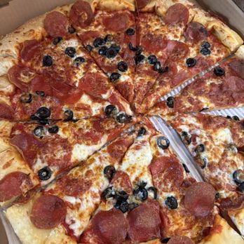 Shaver Lake Pizza - XL pepperoni and olive oil - Pizza Near Me - Shaver Lake, California