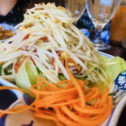 16. Som Tum Salad 16. Som Tum Salad