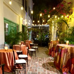 Historic Maxwell Room Courtyard. Funky & Fabulous! Historic Maxwell Room Courtyard. Funky & Fabulous!