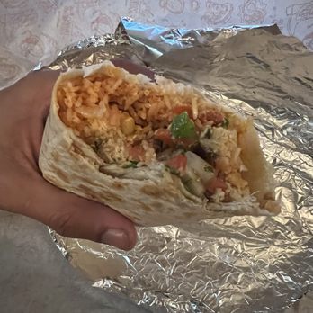 Nomás Tacos - Burrito pollo. - Mexican Near Me - Paris