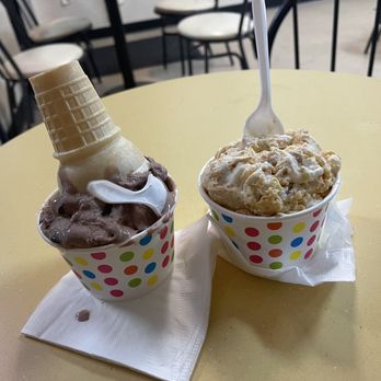 The Magic Cow - Rocky Road Combo Pumpkin and cheesecake ice cream - Ice Cream & Frozen Yogurt Near Me - Davie, Florida The Magic Cow - Rocky Road Combo Pumpkin and cheesecake ice cream - Ice Cream & Frozen Yogurt Near Me - Davie, Florida