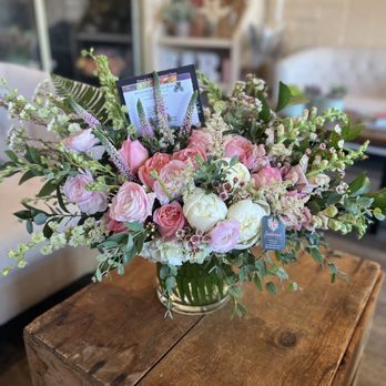 Saddleback Flower Shop - Flower arrangement - Florists Near Me - Tustin, California