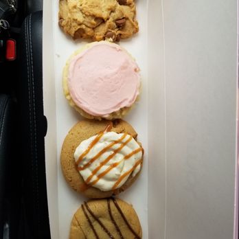 Crumbl - Clovis - Bakeries Near Me - Clovis, California