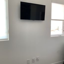 Wire-Free TV Set Up Wire-Free TV Set Up