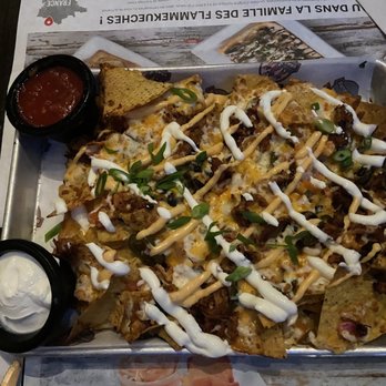 3 Brasseurs - Nachos - Brewpubs Near Me - Laval, Quebec