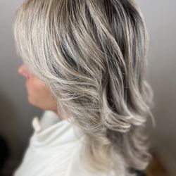 MODERN TEKNIQUES SALON - Nordic blonde highlights! With elegant classic cut! Done by MaryBeth