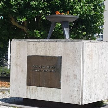 Theodor-Heuss-Platz - Public Plazas Near Me - Berlin, BE