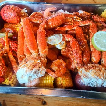 Juicy Seafood Indy - Castleton - Make Your Own Seafood Combo Shrimp (No Head) (1 lb) Snow Crab Legs (1 lb) Crawfish (1 lb) Lobster Tail (3) 3 Corn On The Cob 3 Potato - Seafood Near Me - Indianapolis, Indiana