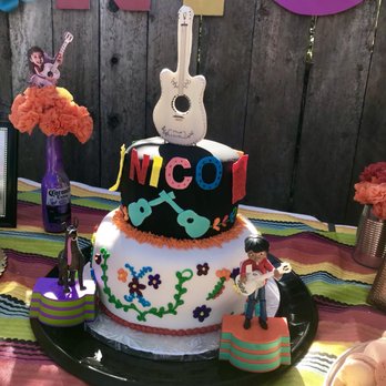 CakeaBakin - Custom Cakes Near Me