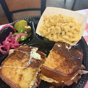 Drew's BBQ and Eatery - Brisket grilled cheese and Mac and cheese - Comfort Food Near Me - Maypearl, Texas Drew's BBQ and Eatery - Brisket grilled cheese and Mac and cheese - Comfort Food Near Me - Maypearl, Texas