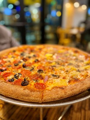 Fat Lip Pizza & Beer by null