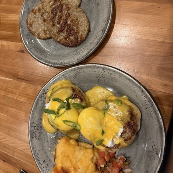 Smoke 'n Fire - Eggs Benedict and hash brown casserole! - Barbeque Near Me - Battle Creek, Michigan Smoke 'n Fire - Eggs Benedict and hash brown casserole! - Barbeque Near Me - Battle Creek, Michigan