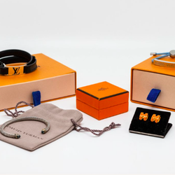 dress. - Shop our collection of consigned designer jewelry - Louis Vuitton, Hermes, David Yurman, and more!