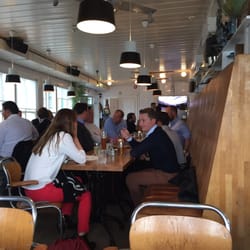 Sjøflyhavna Kro - Crowded ambience of friendly and happy folk