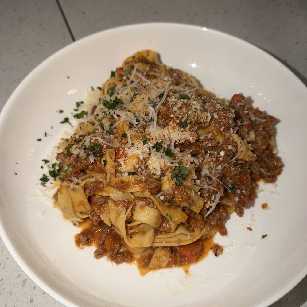 Bosc Modern Bar + Kitchen - C l a s s i c  b o l o g n e s e - New American Near Me - Tampa, Florida