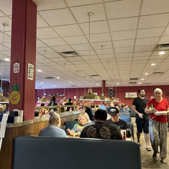 Poor Richard's Cafe - Interior - Breakfast & Brunch Near Me - Plano, Texas
