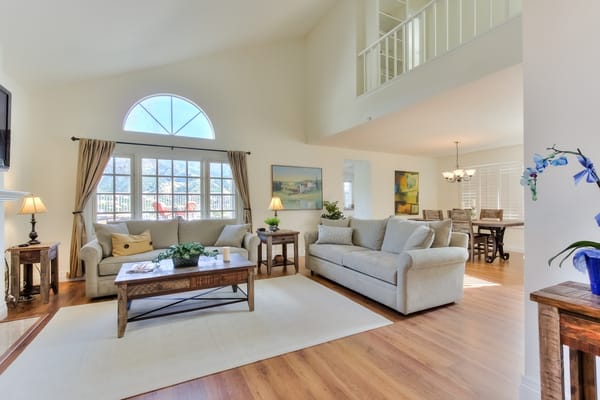 Photo of Ann Urias - Aston Group Real Estate - Tustin, CA, United States. Listing in Trabuco Canyon - Lake Forest Discount Real Estate Brokers