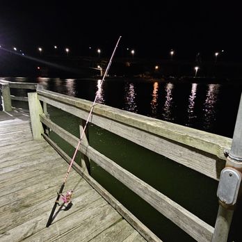 Gloucester Point Beach Park - Parks Near Me - Gloucester Point, Virginia